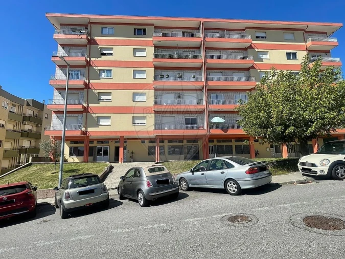 Apartamento T3 para Arrendamento em Santa Maria da Feira, Travanca, Sanfins e Espargo Foto 2