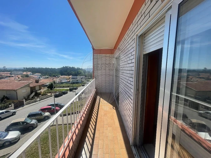 Apartamento T3 para Arrendamento em Santa Maria da Feira, Travanca, Sanfins e Espargo Foto 3