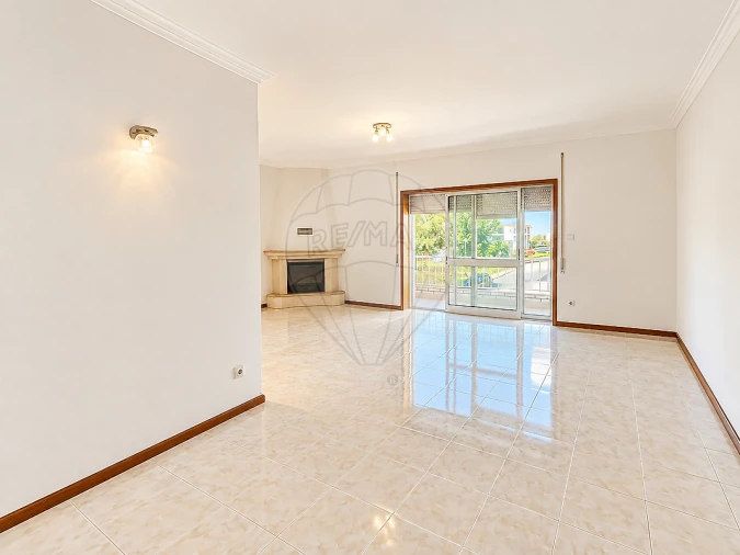 Apartamento T3 para Arrendamento em Santa Maria da Feira, Travanca, Sanfins e Espargo Foto 8