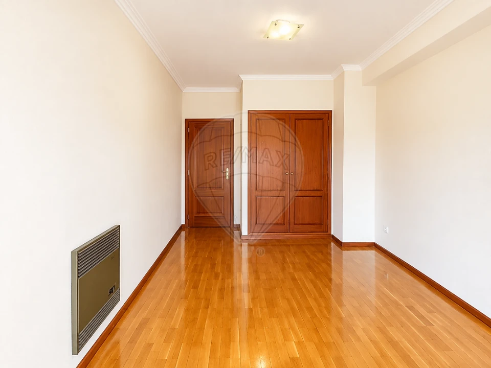 Apartamento T3 para Arrendamento em Santa Maria da Feira, Travanca, Sanfins e Espargo Foto 11