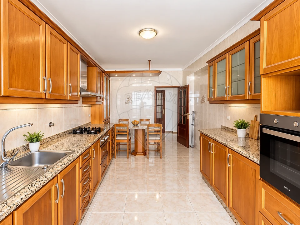 Apartamento T3 para Arrendamento em Santa Maria da Feira, Travanca, Sanfins e Espargo Foto 5