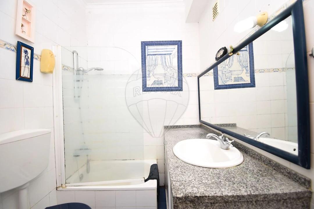 Apartamento T2 para Venda em Rio de Mouro Foto 3