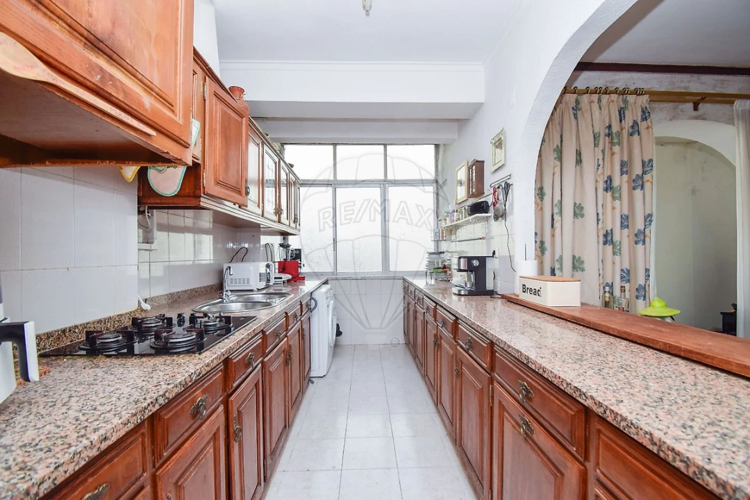 Apartamento T2 para Venda em Rio de Mouro Foto 5