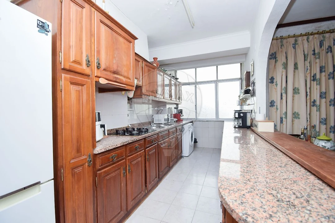 Apartamento T2 para Venda em Rio de Mouro Foto 2