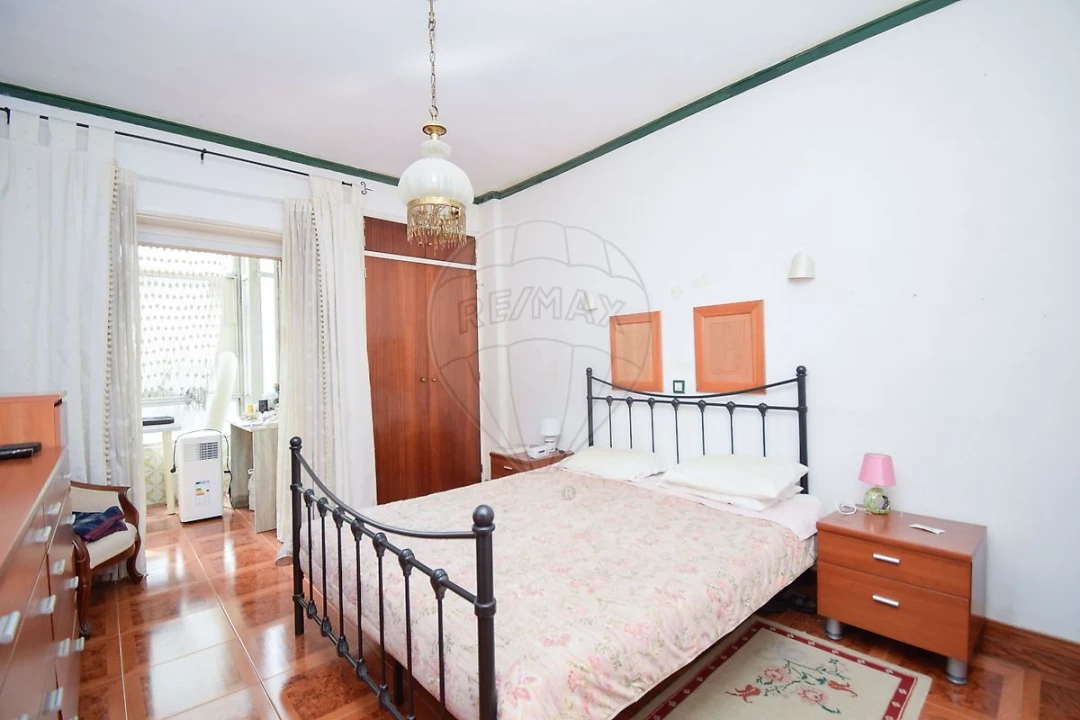 Apartamento T2 para Venda em Rio de Mouro Foto 1