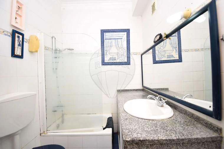 Apartamento T2 para Venda em Rio de Mouro Foto 3