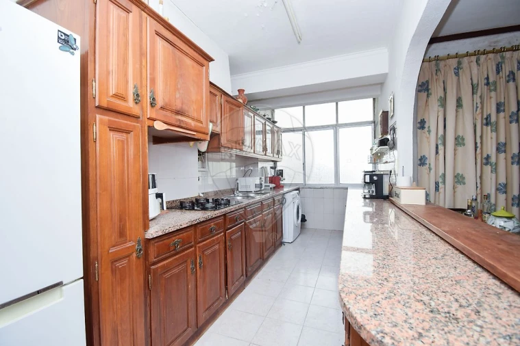 Apartamento T2 para Venda em Rio de Mouro Foto 2