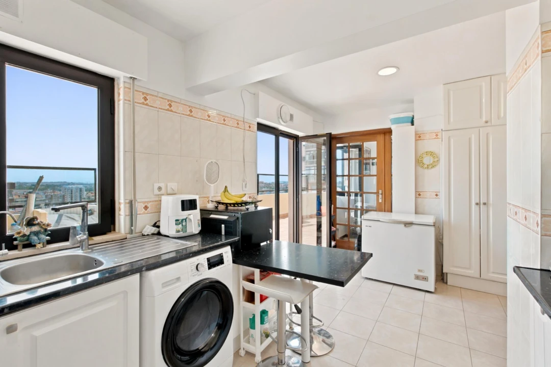 Apartamento T4 para Venda em Algueirão-Mem Martins Foto 18