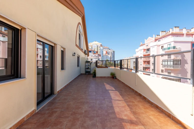 Apartamento T4 para Venda em Algueirão-Mem Martins Foto 19