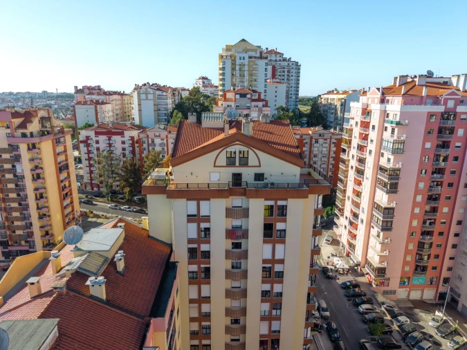 Apartamento T4 para Venda em Algueirão-Mem Martins Foto 23