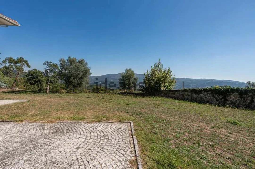 Moradia T3 para Venda em Travassos Foto 35