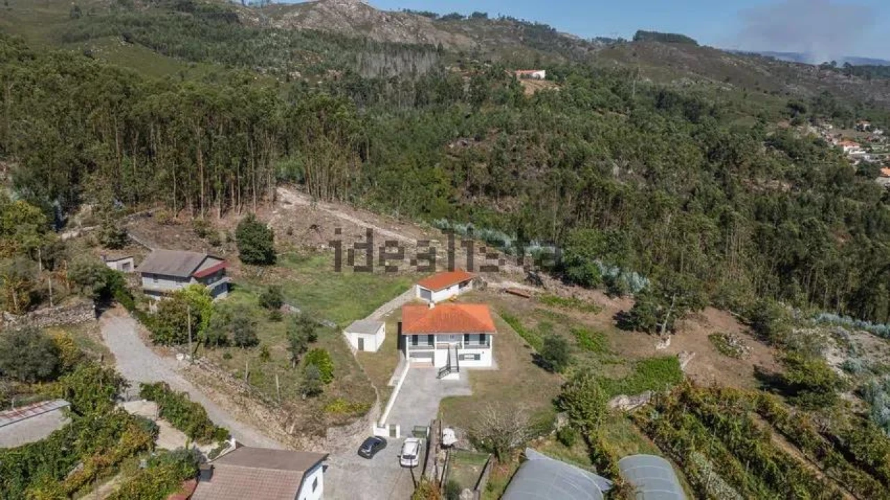 Moradia T3 para Venda em Travassos Foto 5