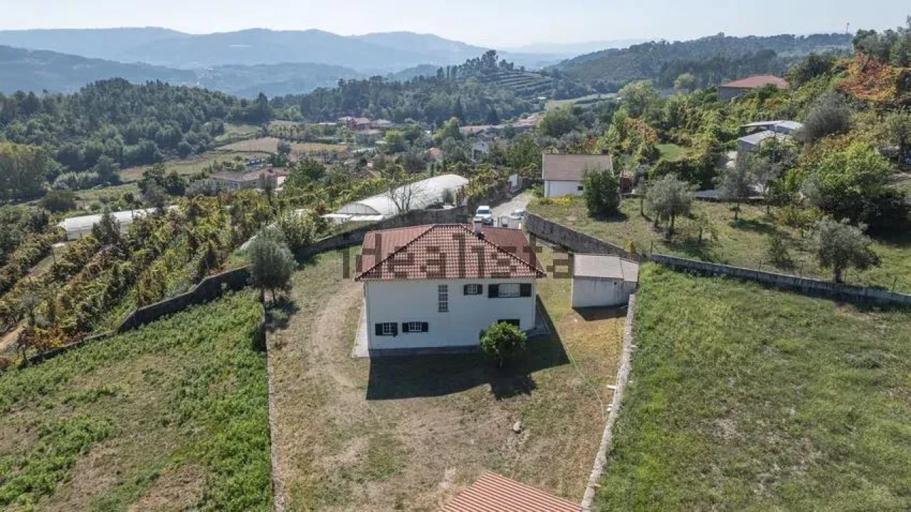 Moradia T3 para Venda em Travassos Foto 8