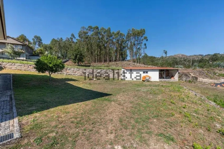 Moradia T3 para Venda em Travassos Foto 37