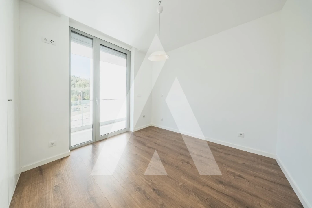 Apartamento T2 para Venda em Santo Antonio dos Olivais Foto 17
