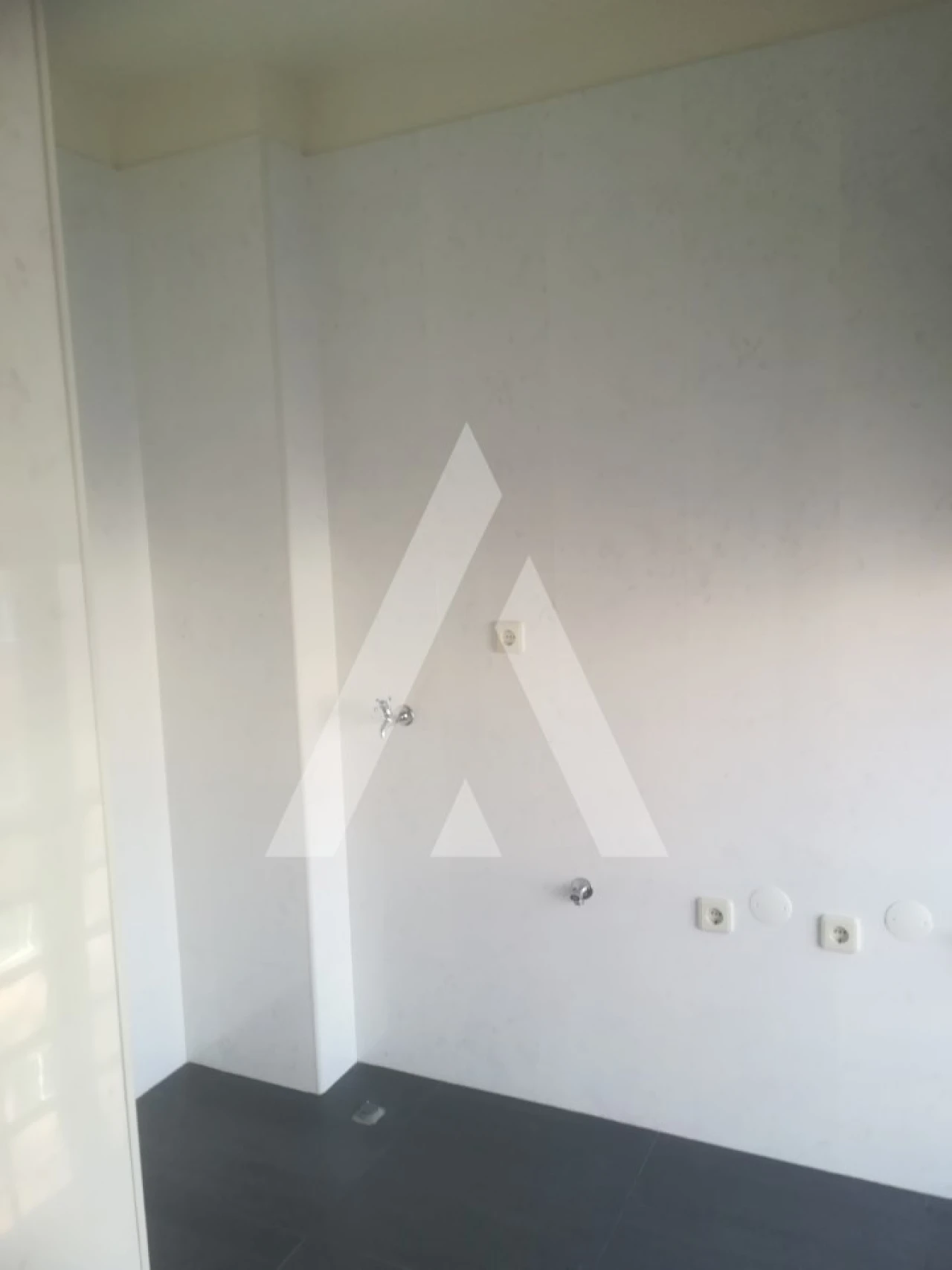 Apartamento T2 para Arrendamento em Darque Foto 16