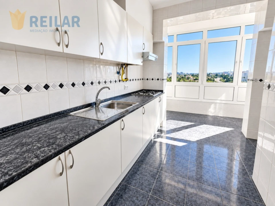 Apartamento T2 para Venda em Santa Iria de Azoia, São João da Talha e Bobadela Foto 2