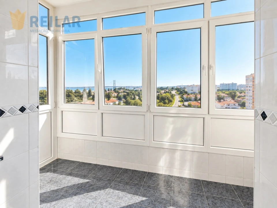 Apartamento T2 para Venda em Santa Iria de Azoia, São João da Talha e Bobadela Foto 3