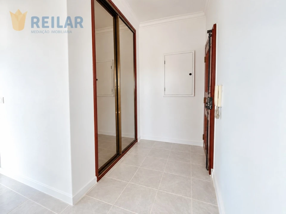 Apartamento T2 para Venda em Santa Iria de Azoia, São João da Talha e Bobadela Foto 7