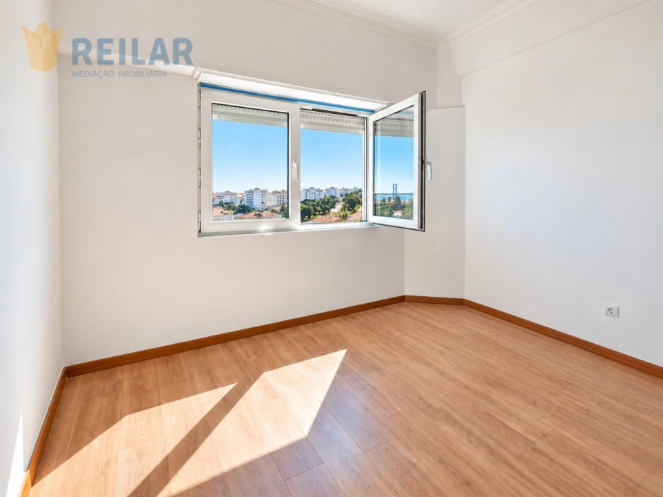 Apartamento T2 para Venda em Santa Iria de Azoia, São João da Talha e Bobadela Foto 8
