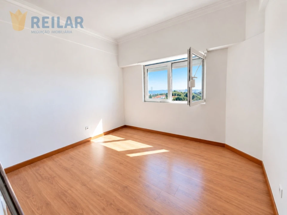 Apartamento T2 para Venda em Santa Iria de Azoia, São João da Talha e Bobadela Foto 9