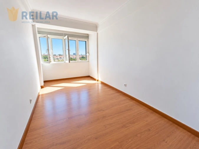 Apartamento T2 para Venda em Santa Iria de Azoia, São João da Talha e Bobadela Foto 11