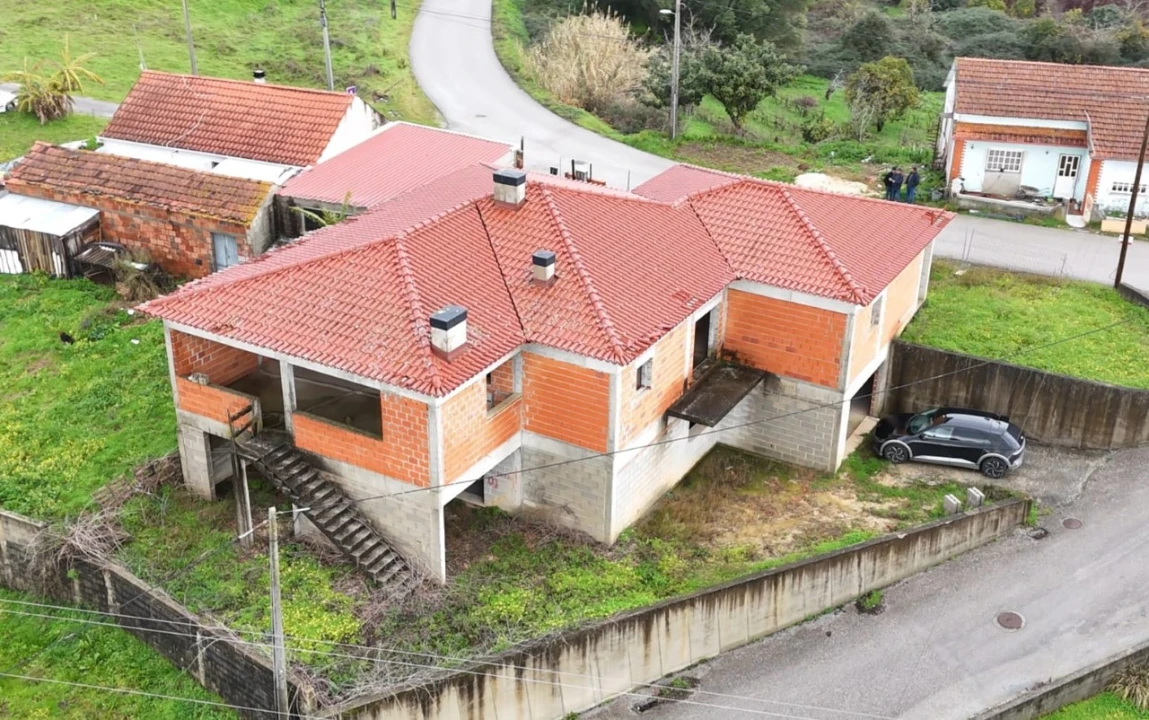 Moradia T3 para Venda em Bajouca Foto 6