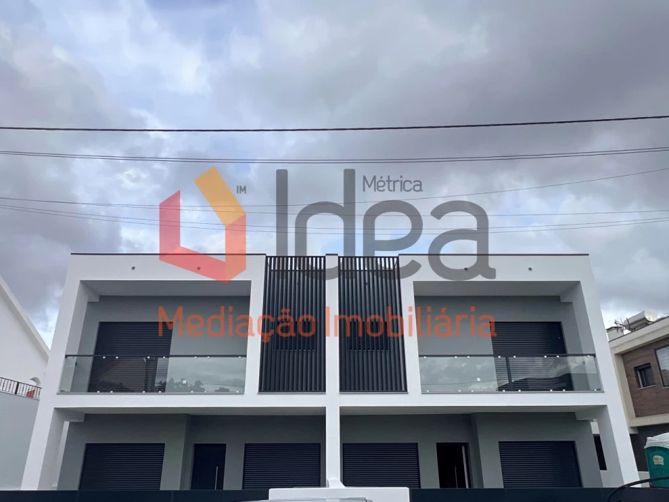 Moradia T3 para Venda em Fernao Ferro Foto 3