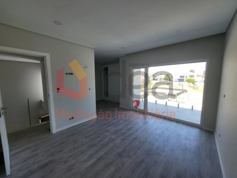 Moradia T3 para Venda em Fernao Ferro Foto 21