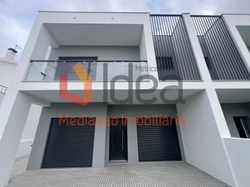 Moradia T3 para Venda em Fernao Ferro