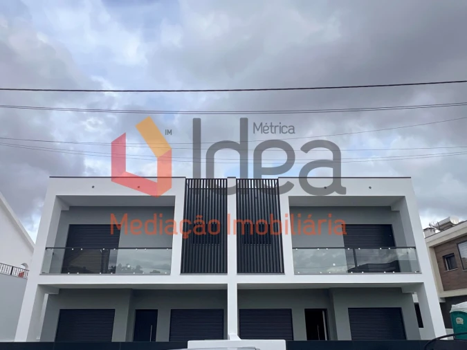 Moradia T3 para Venda em Fernao Ferro Foto 3