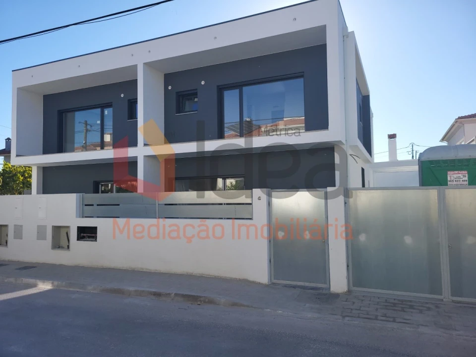 Moradia T3 para Venda em Fernao Ferro Foto 4