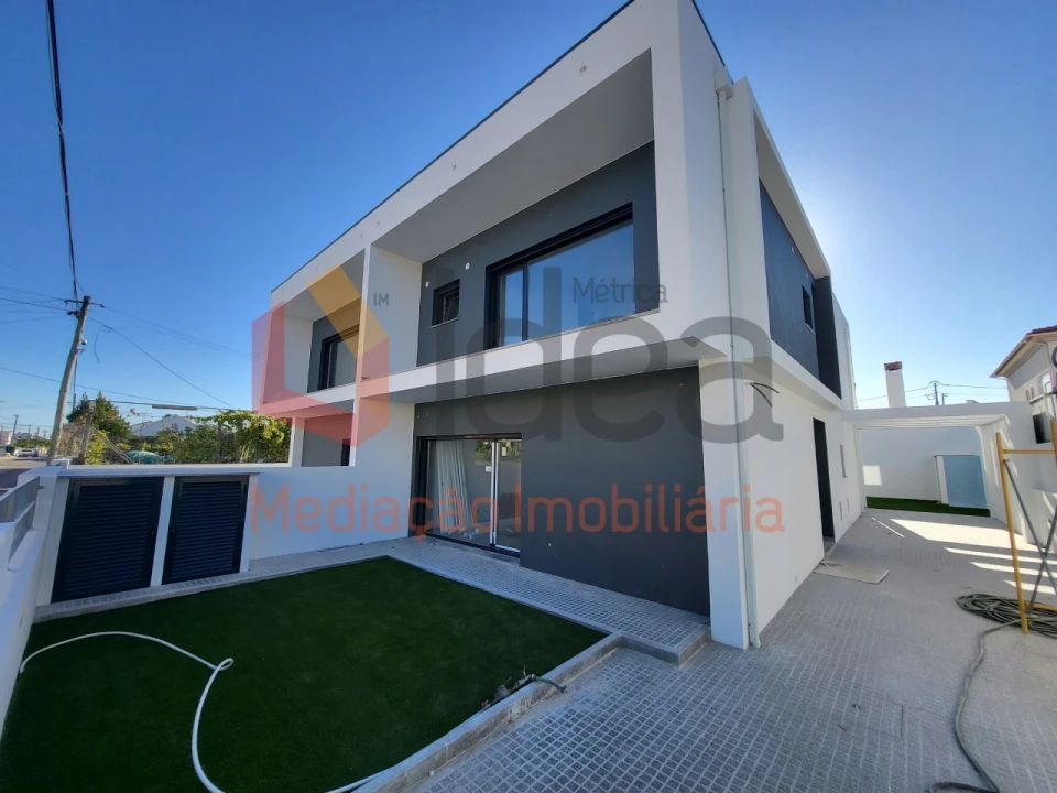Moradia T3 para Venda em Fernao Ferro Foto 5