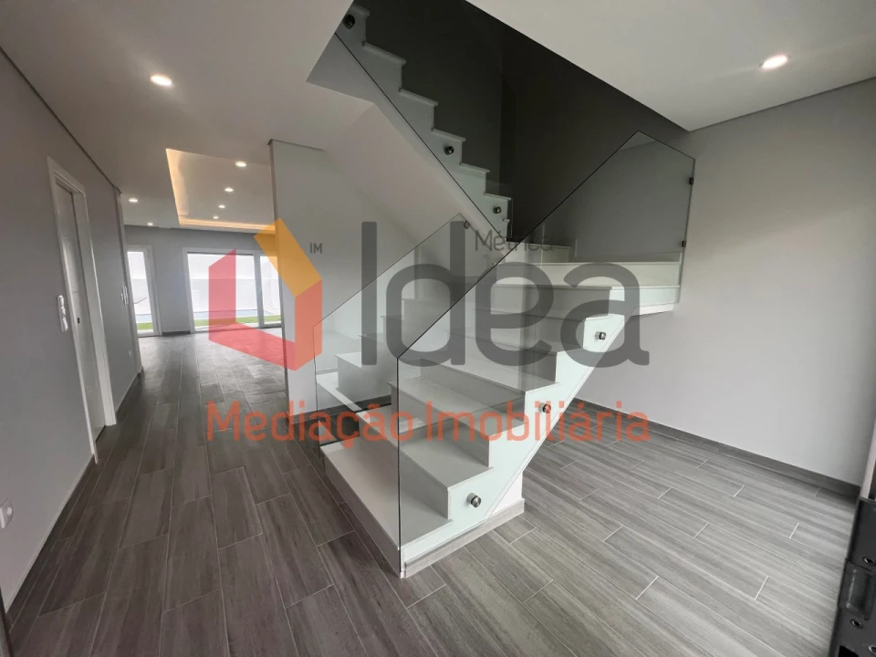 Moradia T3 para Venda em Fernao Ferro Foto 7