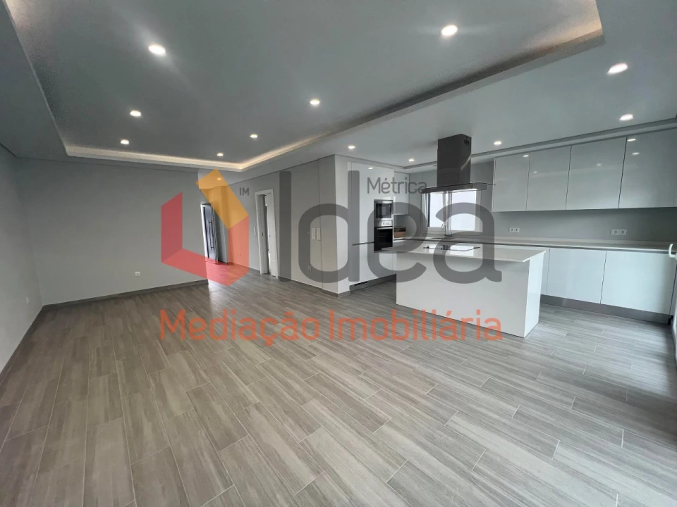 Moradia T3 para Venda em Fernao Ferro Foto 8