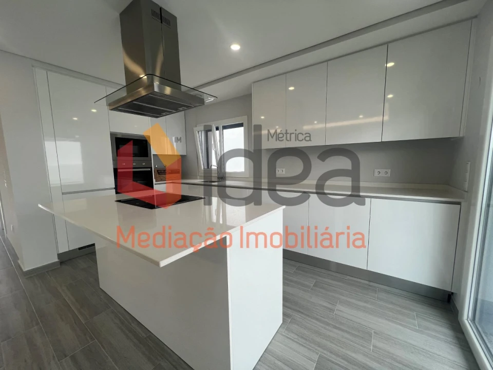 Moradia T3 para Venda em Fernao Ferro Foto 10