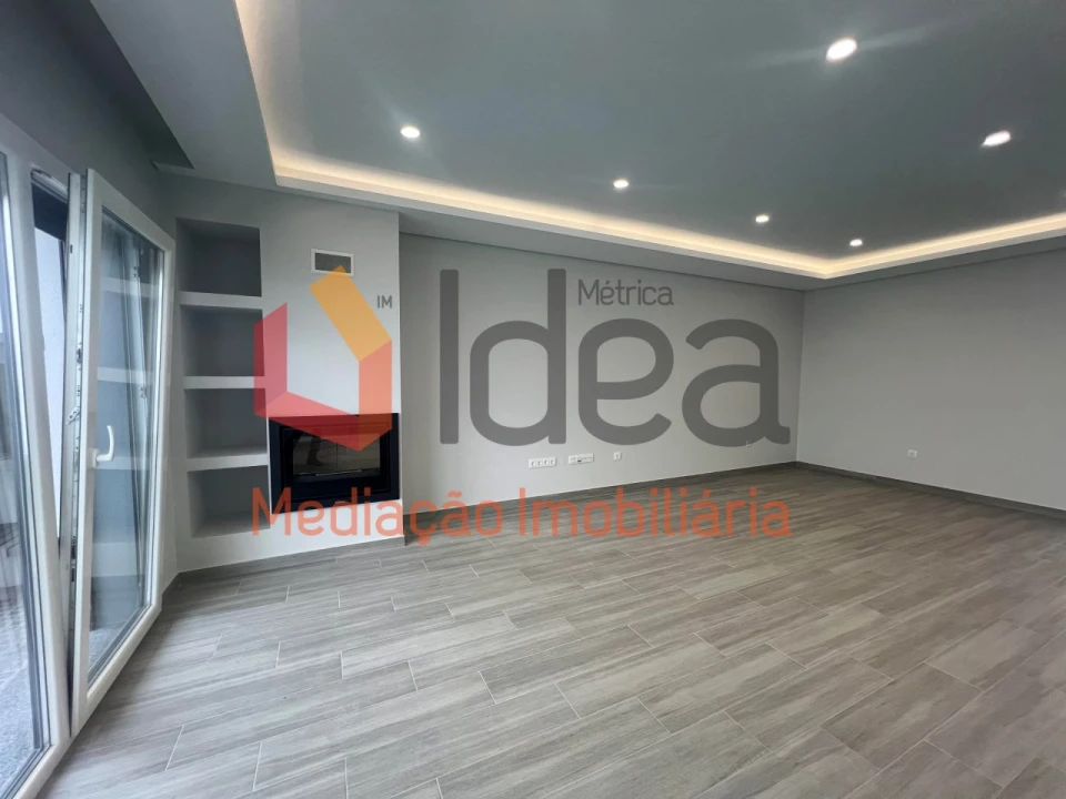 Moradia T3 para Venda em Fernao Ferro Foto 11