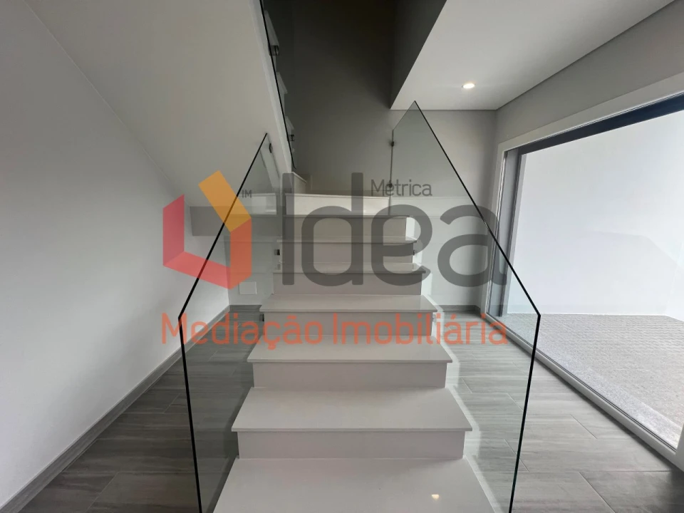 Moradia T3 para Venda em Fernao Ferro Foto 15