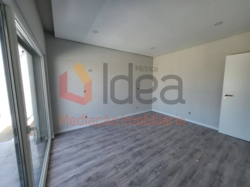 Moradia T3 para Venda em Fernao Ferro Foto 23