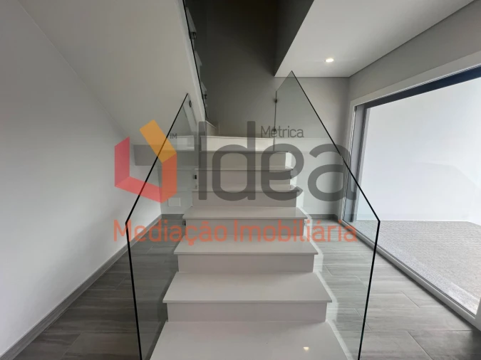 Moradia T3 para Venda em Fernao Ferro Foto 15