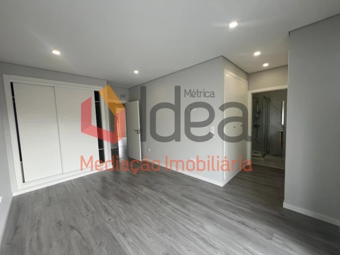 Moradia T3 para Venda em Fernao Ferro Foto 16