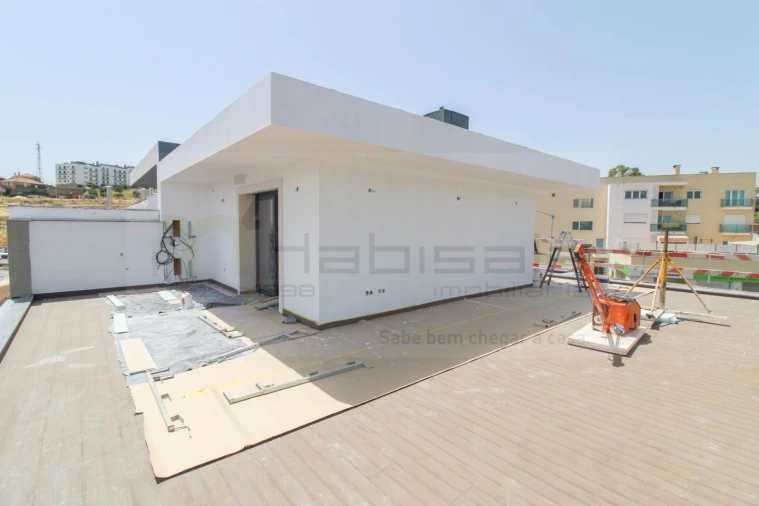 Moradia T5 para Venda em Ramada e Caneças Foto 8