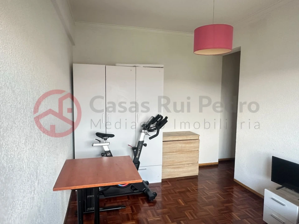 Apartamento T3 para Venda em Rio de Mouro Foto 17