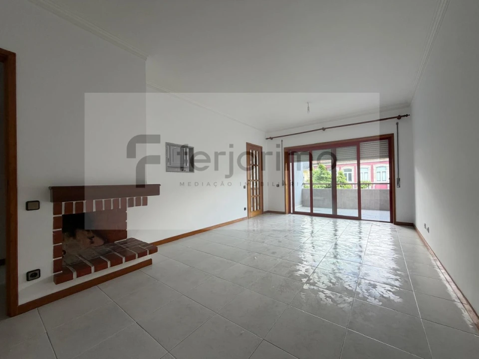 Apartamento T3 para Venda em Caldelas Foto 2