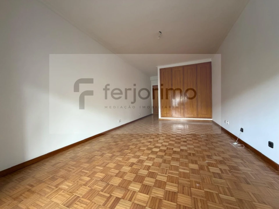 Apartamento T3 para Venda em Caldelas Foto 10