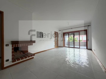 Apartamento T3 para Venda em Caldelas