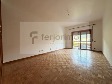 Apartamento T3 para Venda em Caldelas