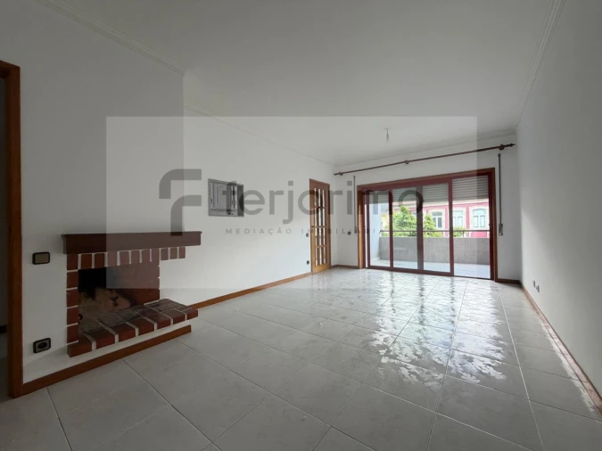 Apartamento T3 para Venda em Caldelas Foto 2