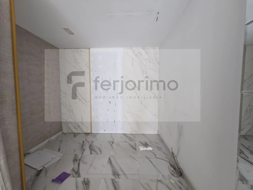 Loja para Arrendamento em Oliveira, São Paio e São Sebastião Foto 5