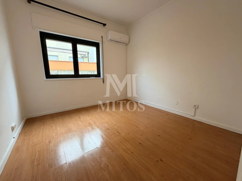 Apartamento T2 para Venda em Darque Foto 5